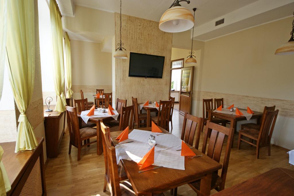 Hotel Zamkowy 스와프스크 외부 사진