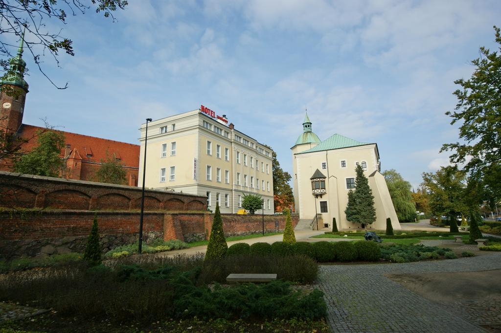 Hotel Zamkowy 스와프스크 외부 사진